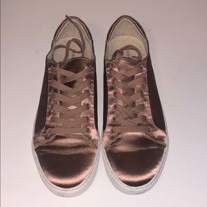 SUPERMODEL JOAN SMALLS Kenneth Cole Sneakers